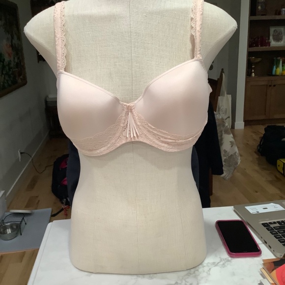 Bras - Picture 4 of 6